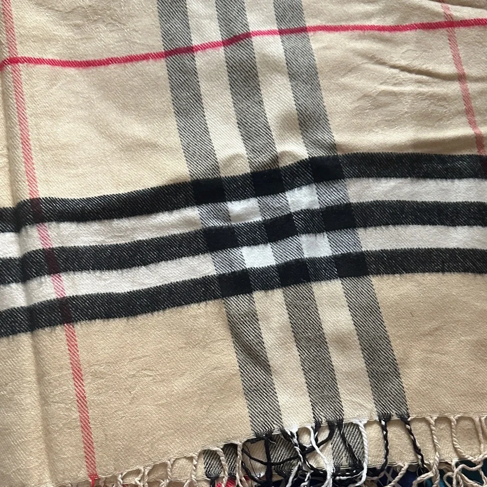 Burberry Beige and Red Cashmere Scarf - Picture 4 of 5